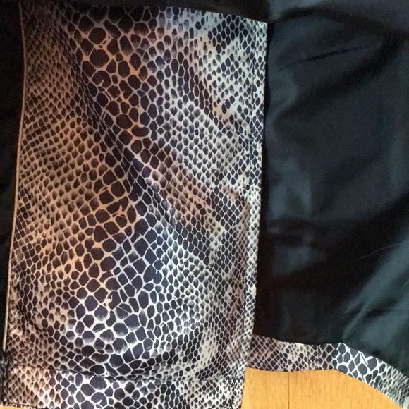 New Dress Barn Large satin short animal print snakeskin print trench barn jacket - Picture 11 of 12